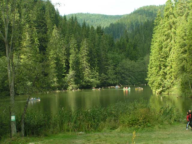 2006 09 03 Gheorgeni 11 in Lacul Roşu (englisch: Red Lake, ungarisch: Gyilkos-tó)